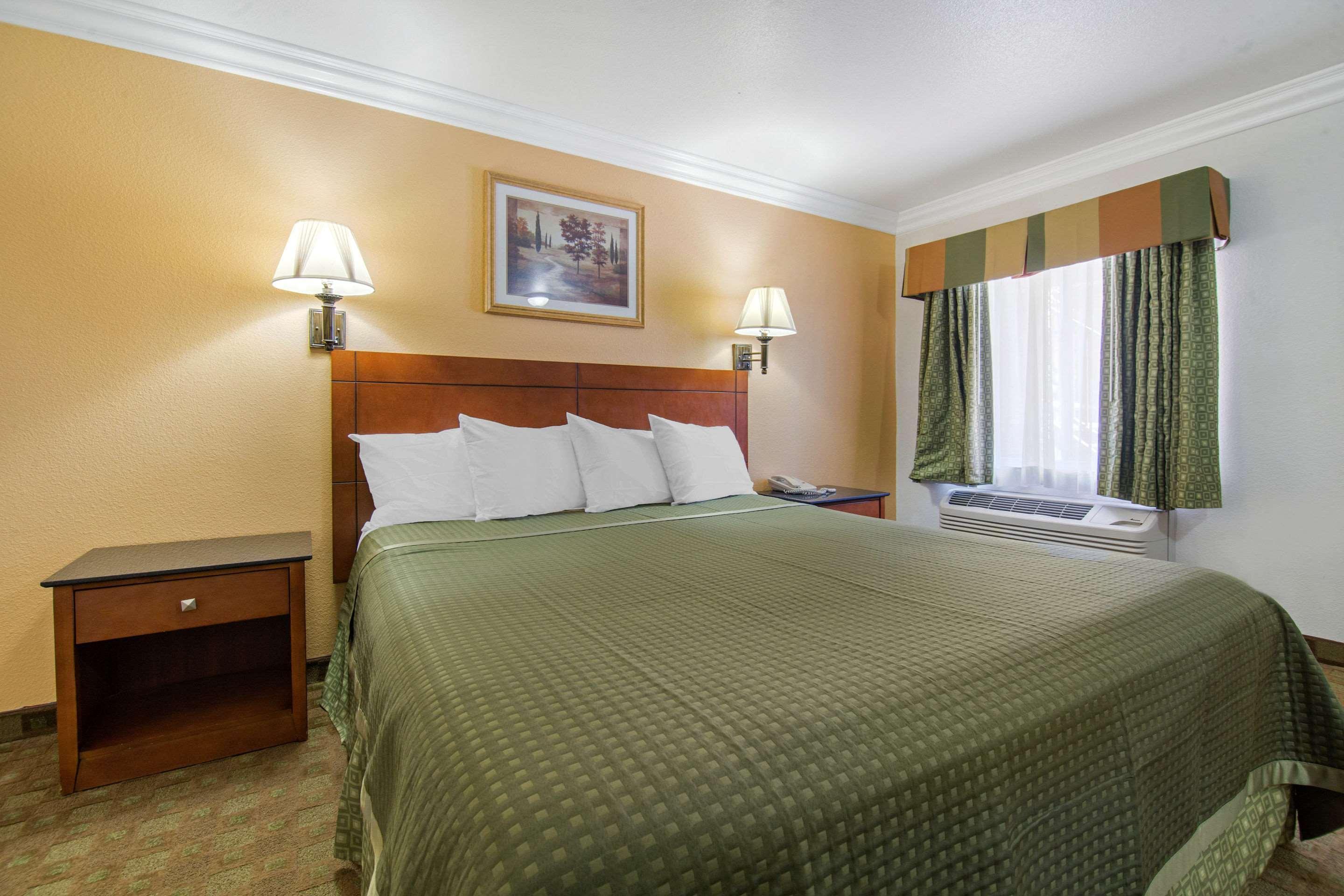 Rodeway Inn Adelanto Us 395 Extérieur photo