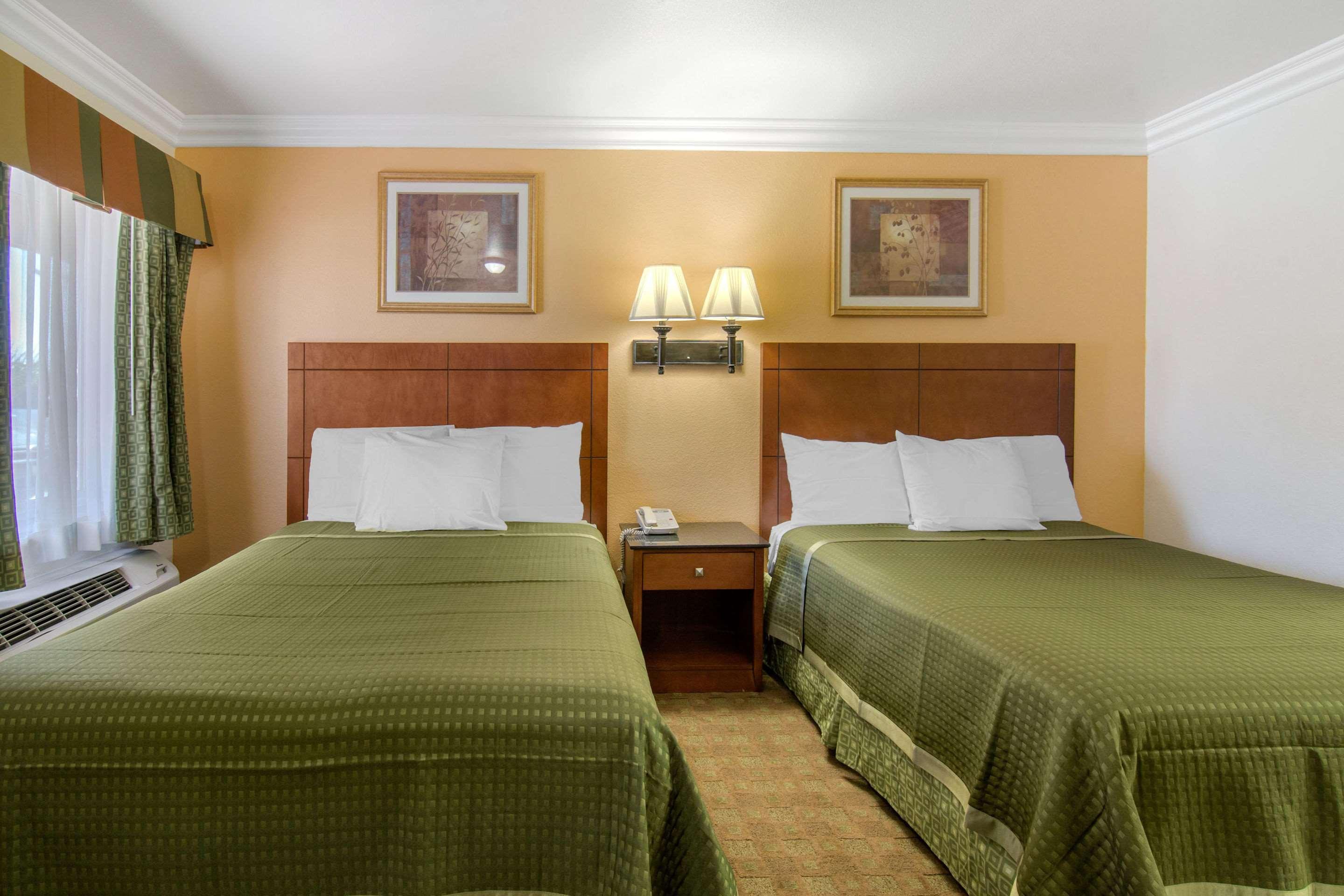 Rodeway Inn Adelanto Us 395 Extérieur photo
