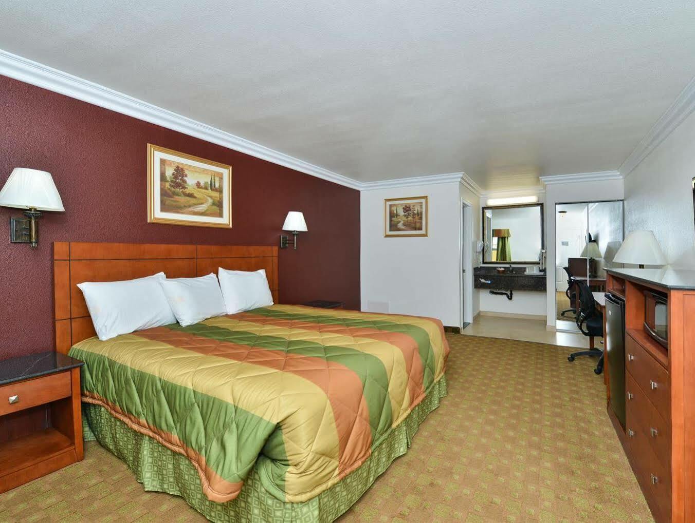 Rodeway Inn Adelanto Us 395 Extérieur photo